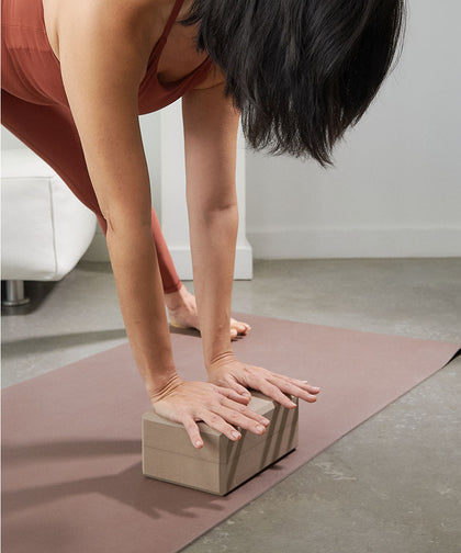 b, halfmoon foam block 4"