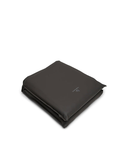 b, halfmoon vegan floor chair