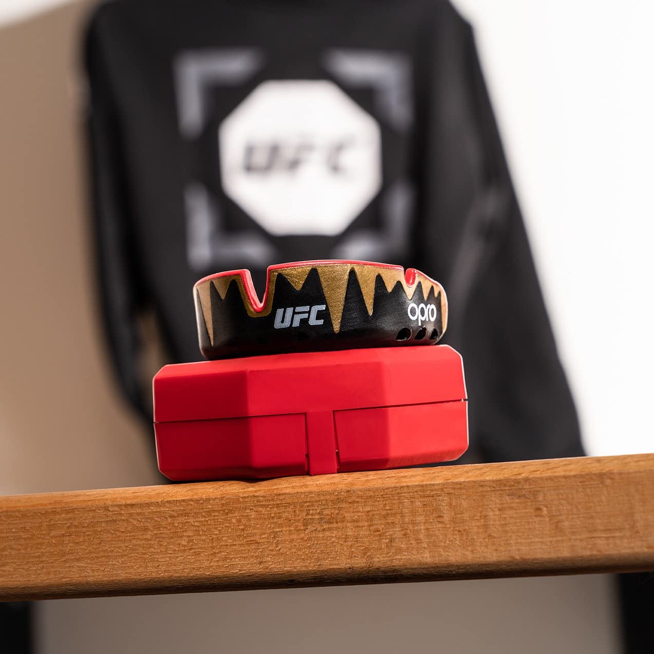 OPRO Self-Fit UFC Platinum Adult Mouthguard- buy now online in UAE, Dubai, Abu Dhabi free home delivery